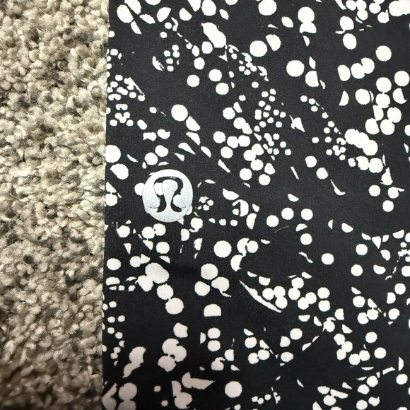LuLuLemon - Picture 3 of 4